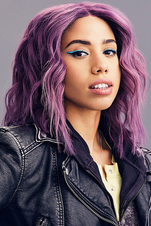 Camila Moreno as Lourdes