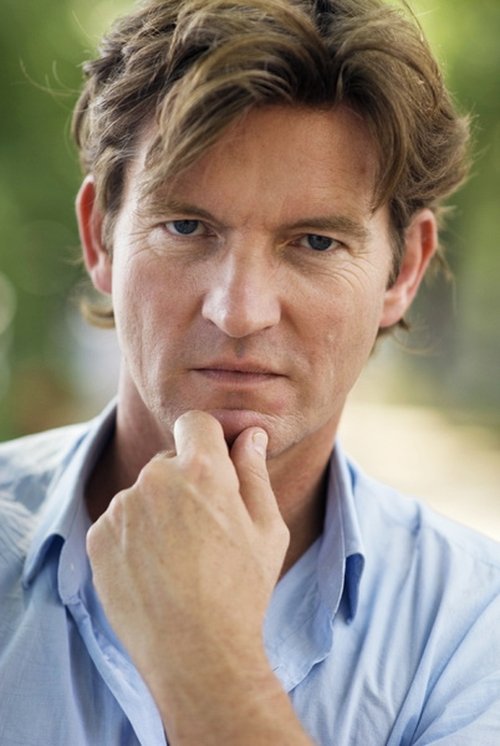 Philipp Moog as Eric Nicholaison