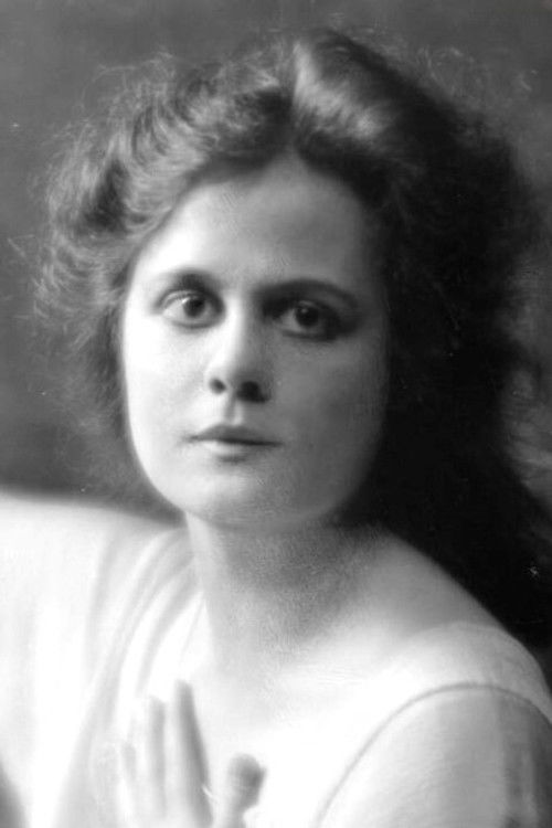 Clio Ayres as Belle de Fargo