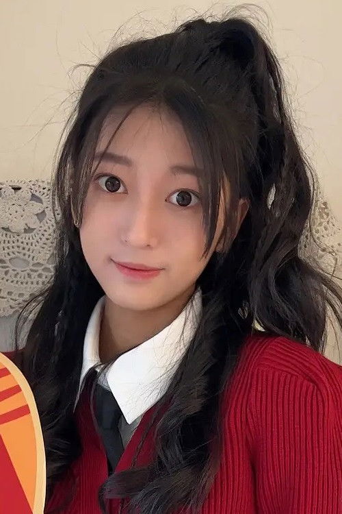 周诗琪 as Zheng Dan (young)