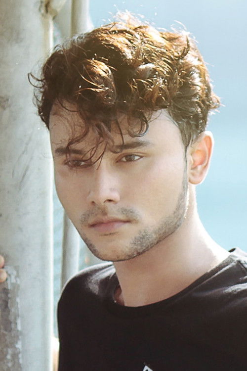 Rifky Moors as Elang