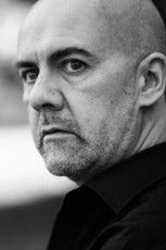 Enrico Ottaviano as Carabiniere