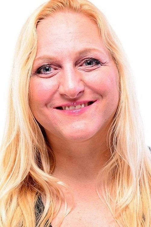 Nicole Holt as Mama Rasierterbiber