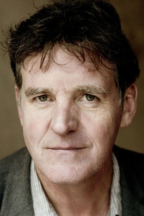 Christian Kaiser as City Councilor Gerber