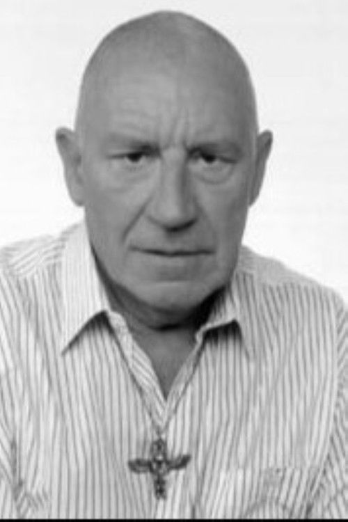 Hans-Joachim Recknitz as General Mason MacFarlane