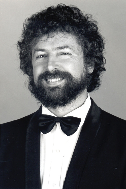 Carlos Núñez Cortés as Les Luthiers