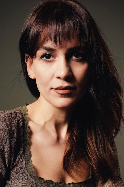 Melissa Yıldırımer as Leyla