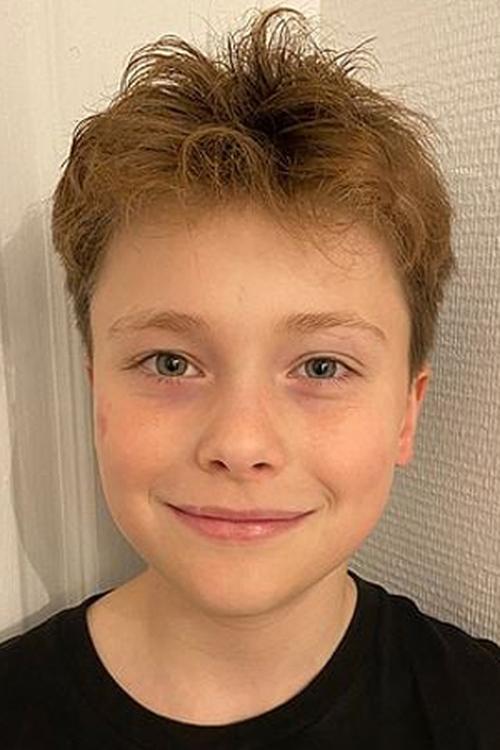 Louis Raison as Clotaire (8 ans)