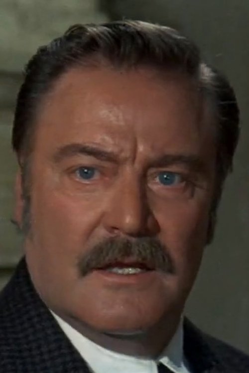 Antonio Gradoli as Captain Hull