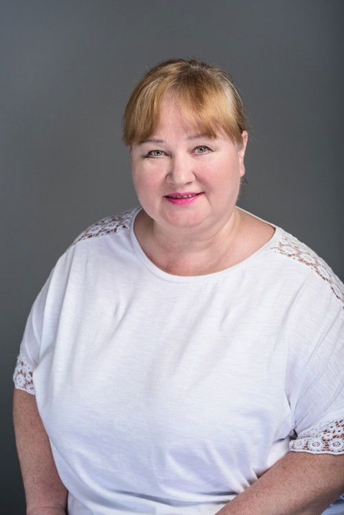 Éva Janisch as Kriszti