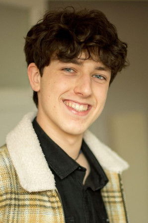 Asier Valdestilla as Eneko