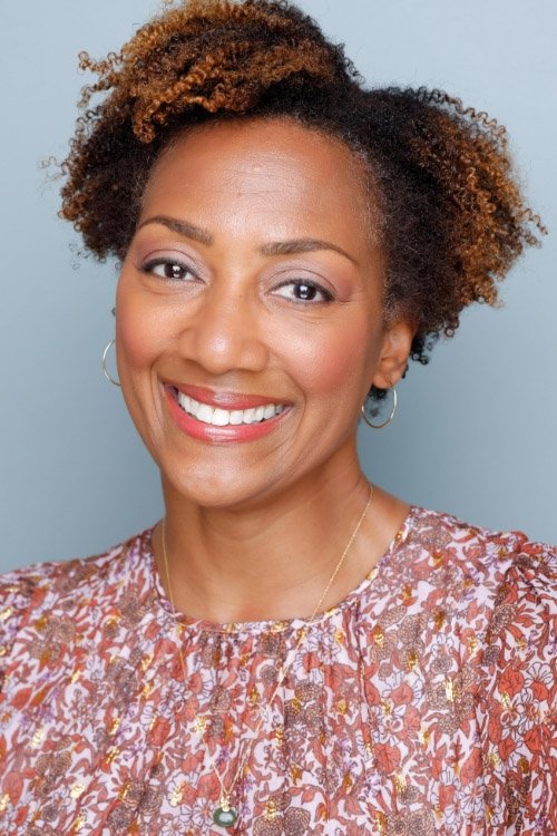 Tiwana Floyd as Dionne