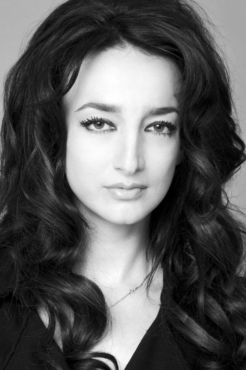 Desislava Tenekedjieva as Caterina De' Medici