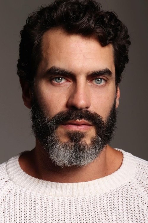 Nikolas Antunes as Clariovaldo