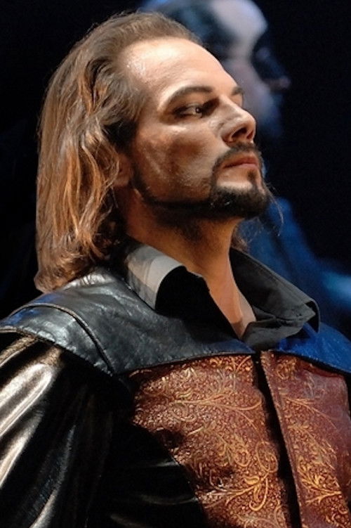 Vicenç Esteve as Ricardo