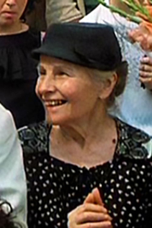 Bianca Doria as Widow