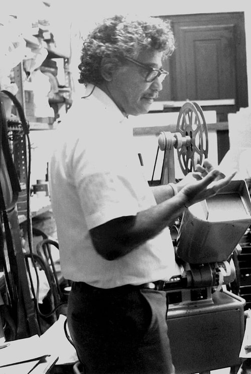 Amílcar Tirado as Momo (adult)