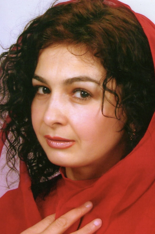 Gular Nabiyeva as Sona