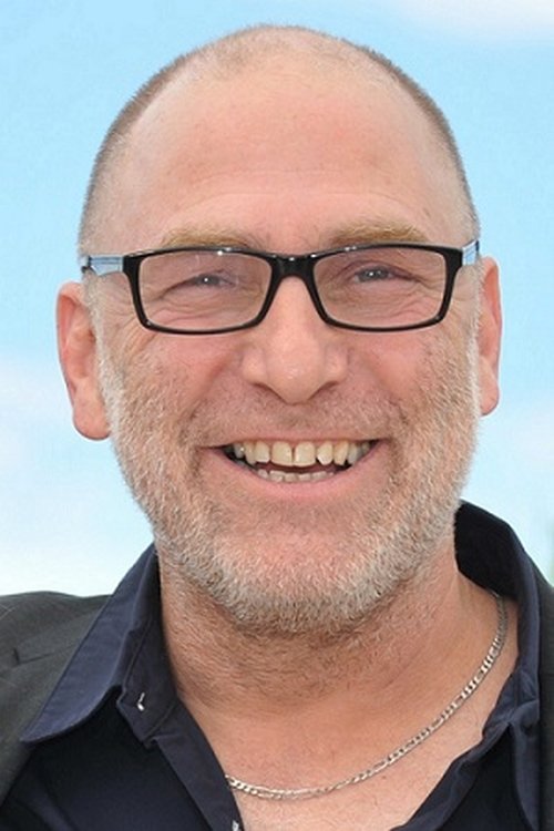 Tzahi Grad as Psychologist