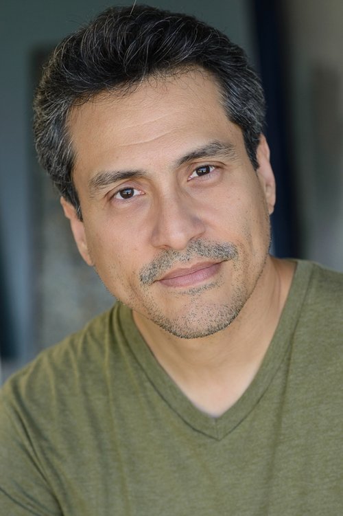 Demián Castro as Mr. Thompson
