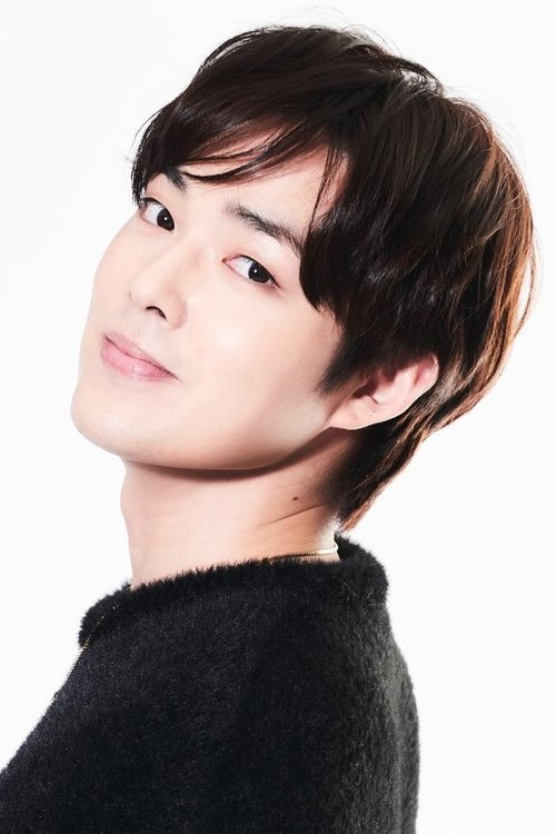 Kim Yong-seok as Seven