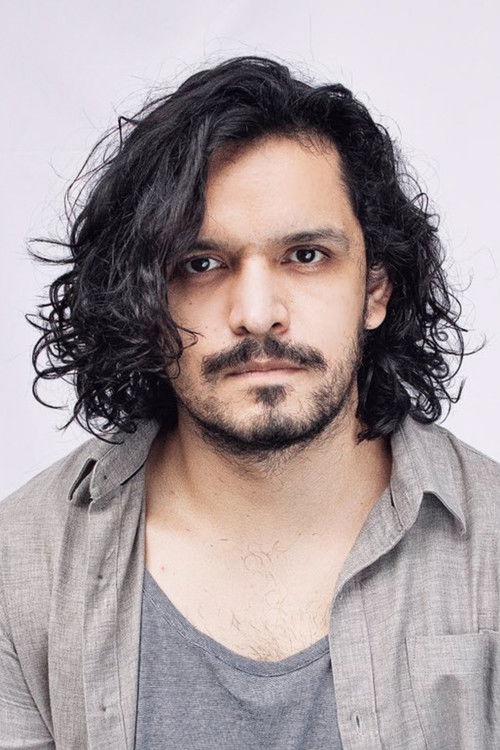 Pavel Akindog as Natalino