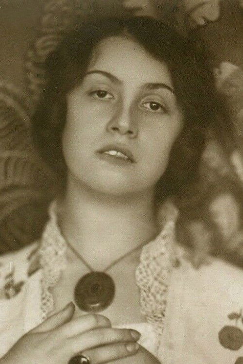 Maria Fein as Baronesse