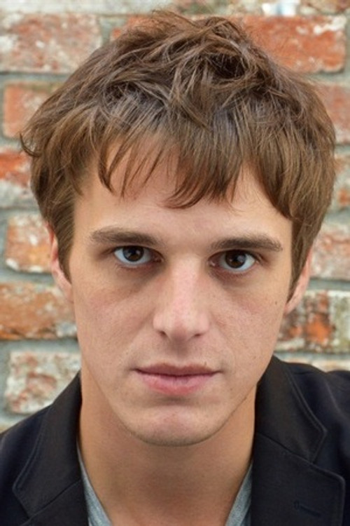 Arthur Verret as Tom