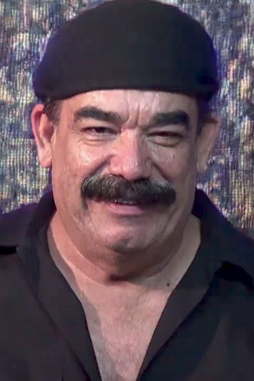 Carlos Méndez as Co-Pilot Ryan Esparza