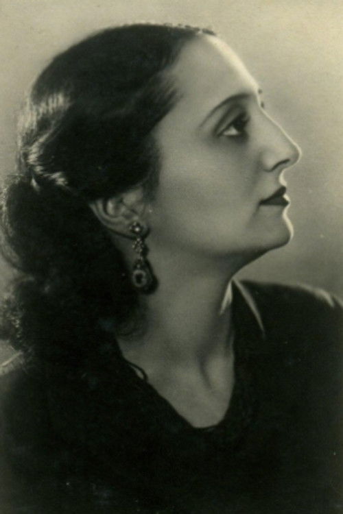 Zara Dolukhanova as певица