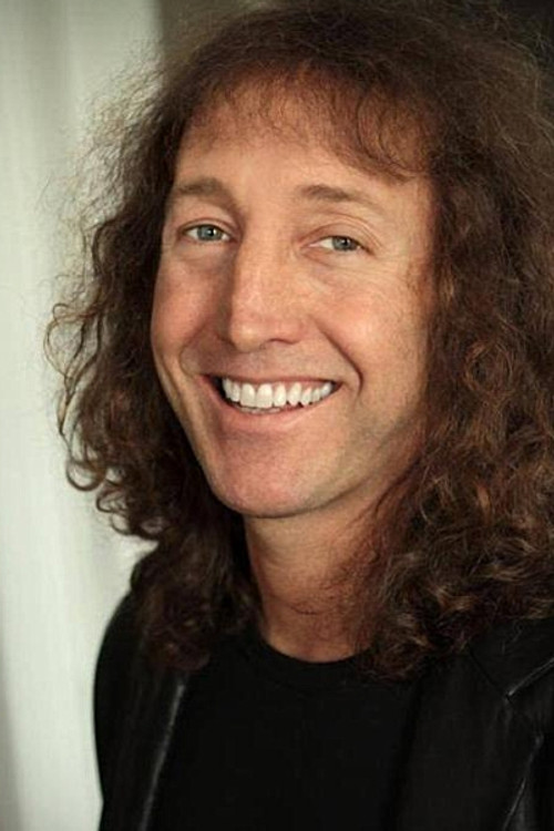 Tom DiNardo as Artie the Mechanic