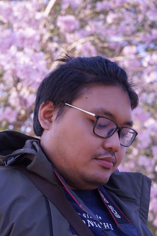 Sinlapa khemsom as Self