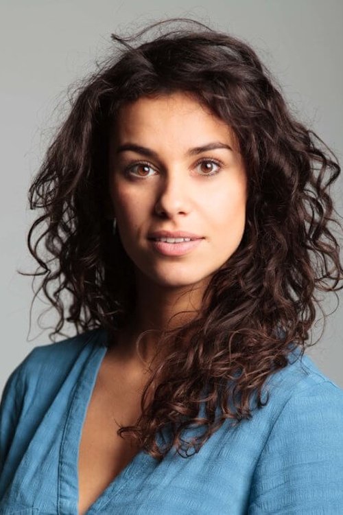 Ortál Vriend as Anouk