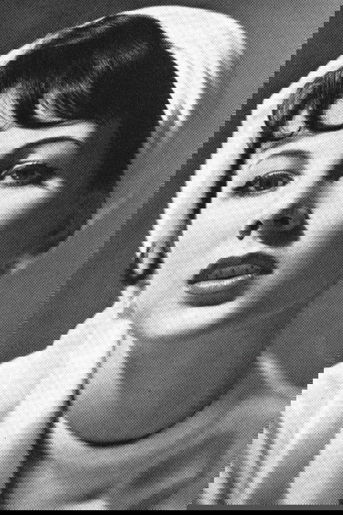 Rosella Spinelli as Giuseppina Naccarelli (uncredited)