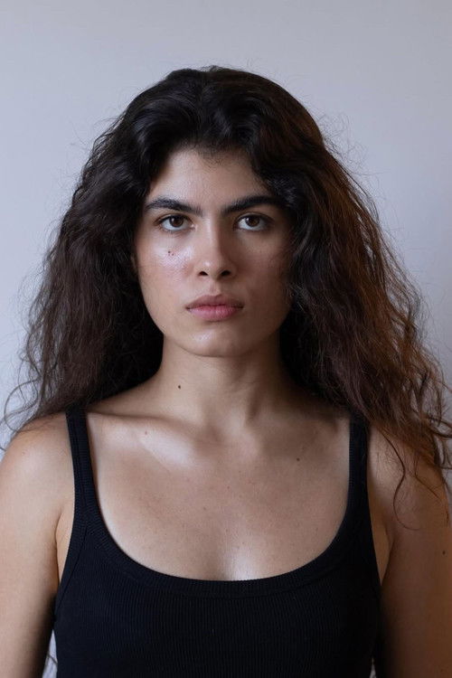 Guta Menelau as Giovana