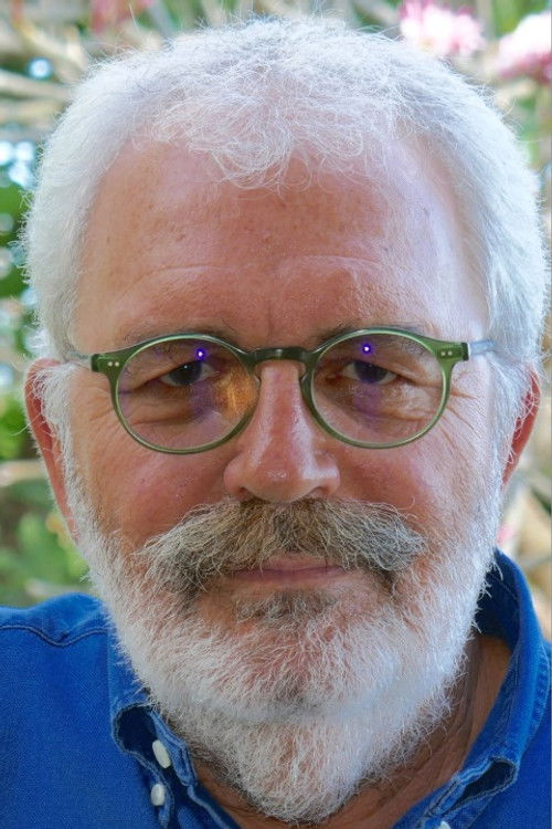 Pierre Lesage as Doctor