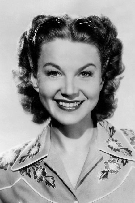 Jane Frazee as Alice McDoakes (uncredited)