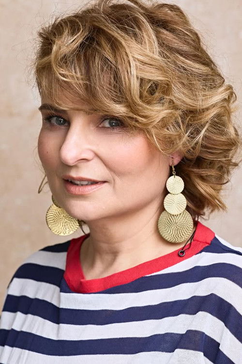 Isabel Portas Acuña as Madre