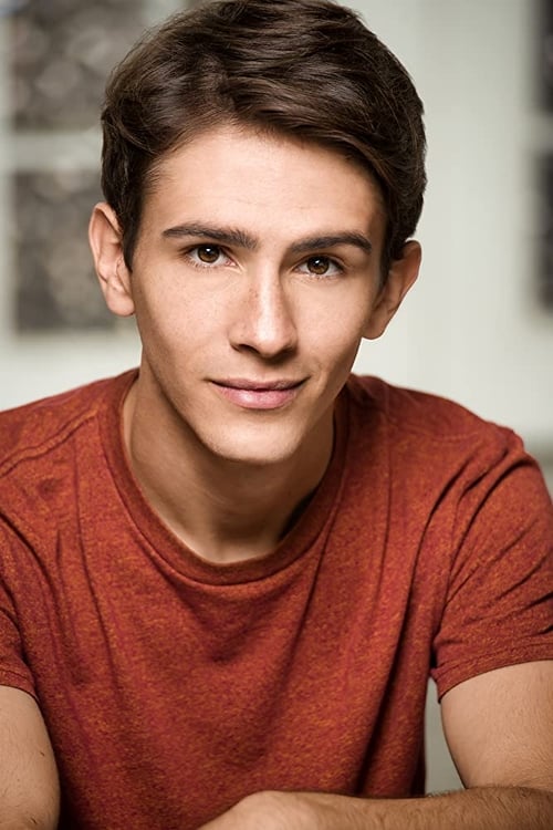 Brady Hender as Everett