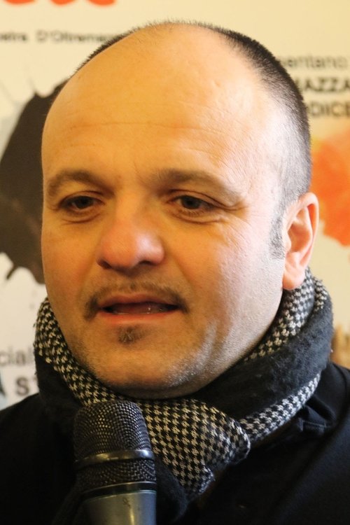 Peppe Iodice as Peppino