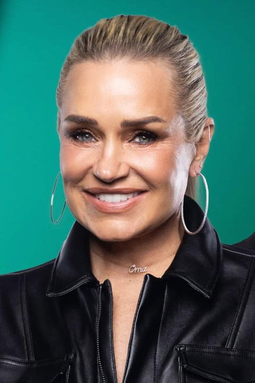 Yolanda Hadid as Self - Jurylid