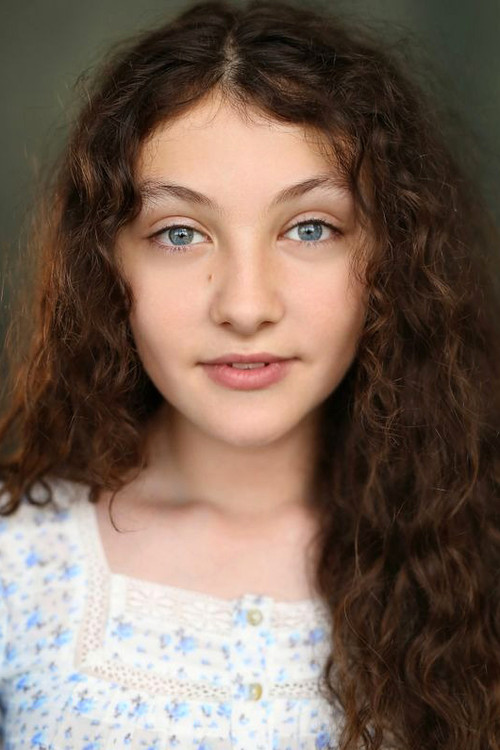 Chloe Raphael as Betty