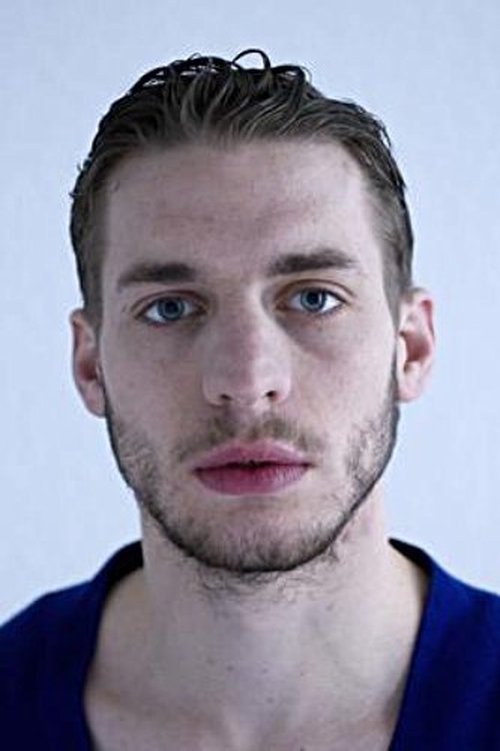 Damien Chapelle as Siegfried