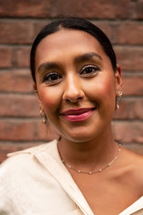 Selma Ibrahim Karlsen as Programleder