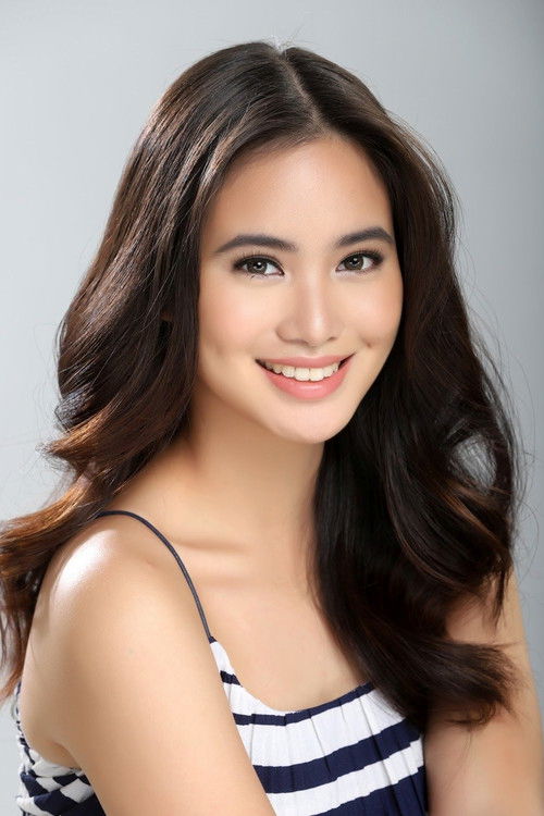 Patrícia Mendoza as Prisioner girl