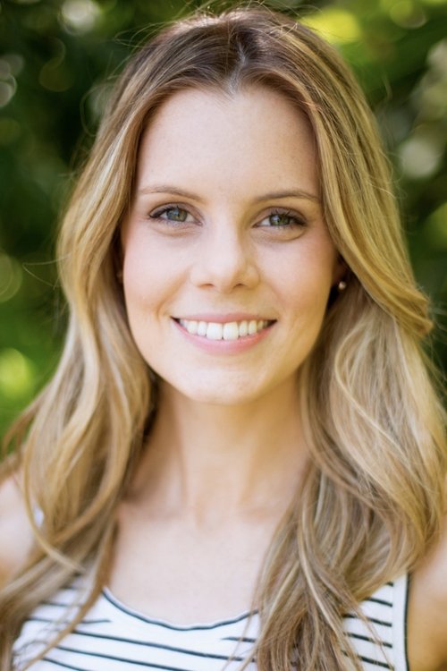 Greta Carew-Johns as Julia