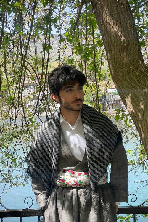 Meer Shakhawan as Hiwa