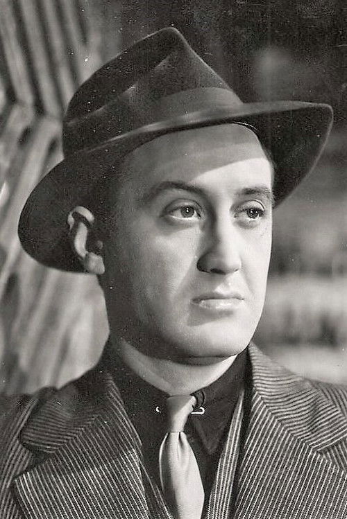 Fernando Nogueras as Padre Ramírez