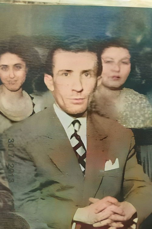 Muzaffer birtan as Muzaffer