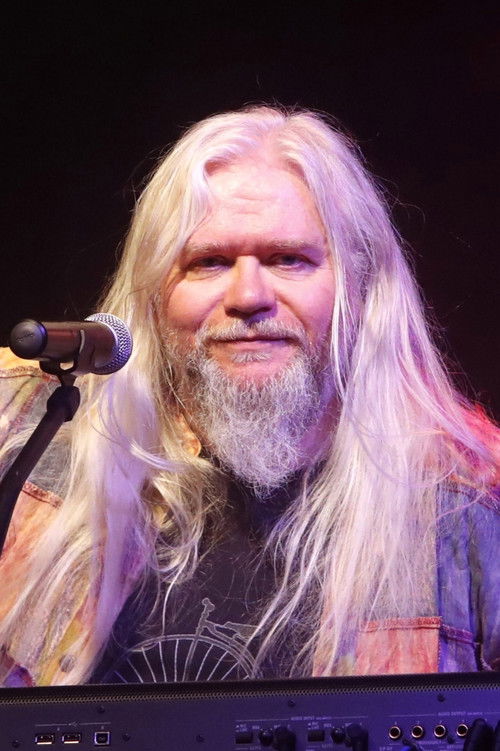 Clive Nolan as keyboards, vocals